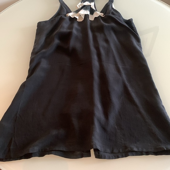 Trinity black and cream ruffle, tie dye sleeveless blouse, size medium. - Picture 9 of 9